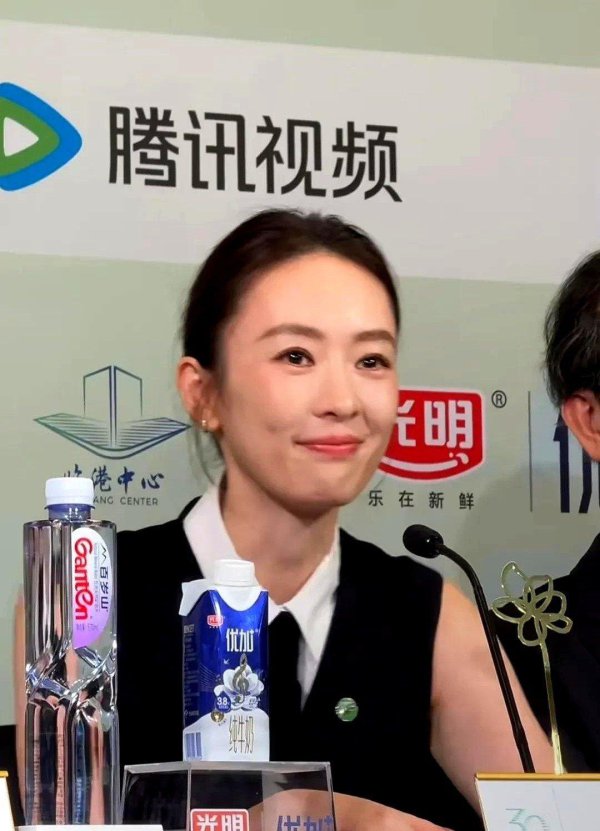 儿歌蛮横了白玉兰奖评委，越过赵丽颖杨幂成85花新标杆
